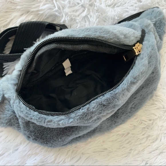 NWT Blue Plush Waist Bag Fluffy Fanny Pack Crossbody Travel Pouch - Picture 10 of 11